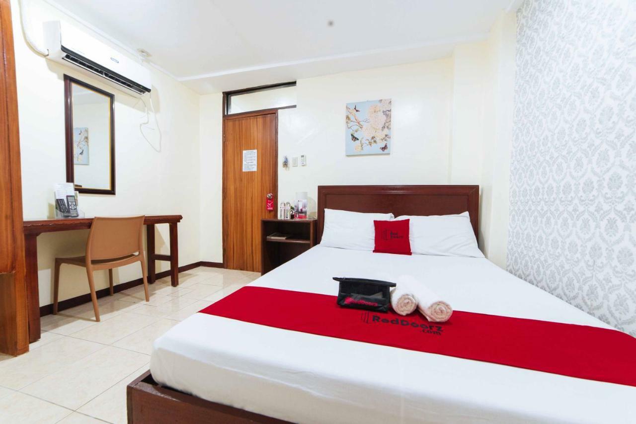 Reddoorz @ Davao Hub General Luna Exterior photo